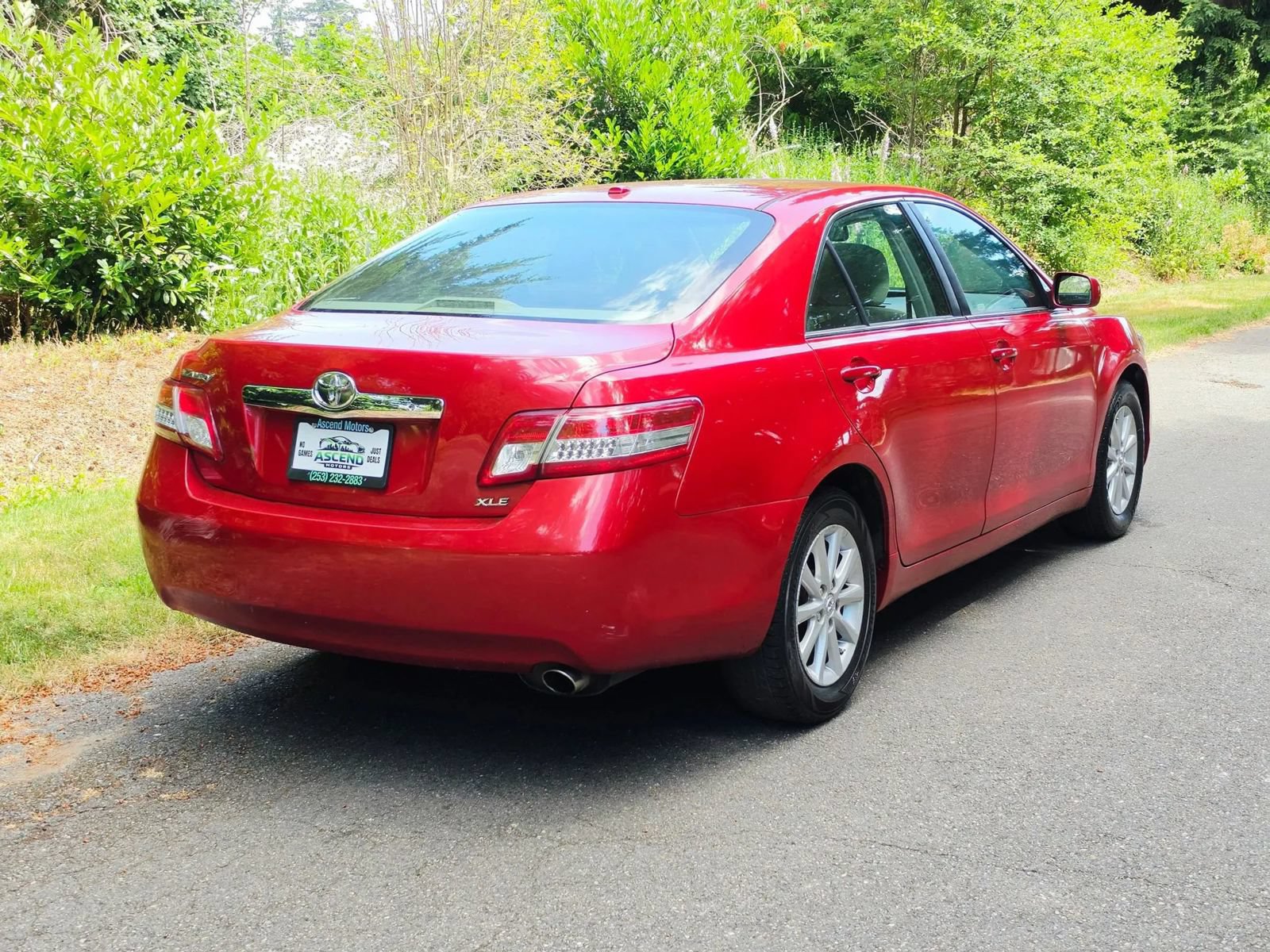 Used 2011 Toyota Camry XLE FWD image 5