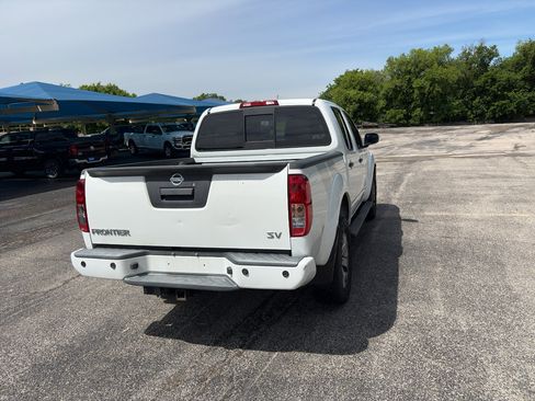 Used 2021 Nissan Frontier SV RWD image 5