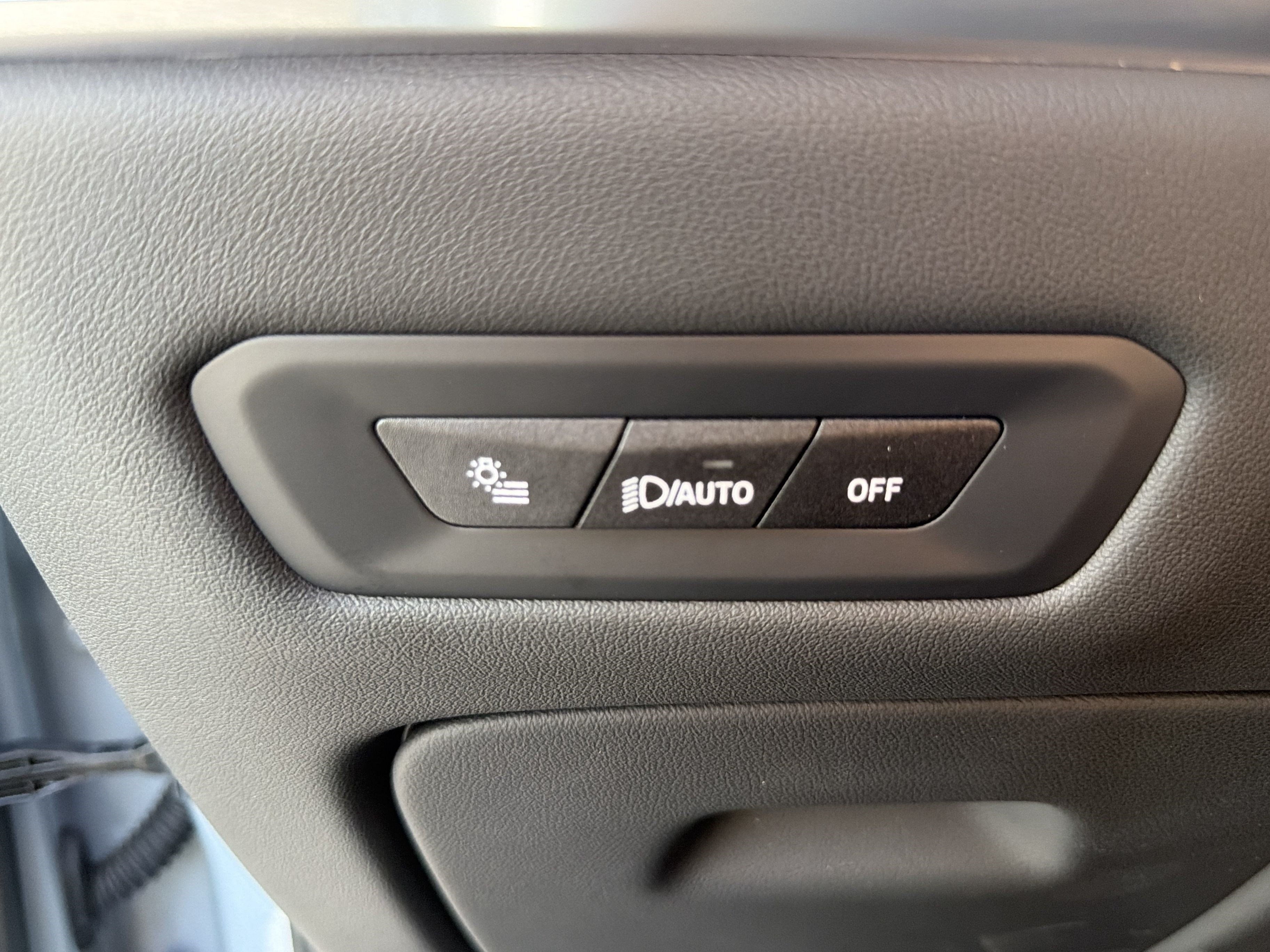 Used 2025 BMW X5 M60i AWD/4WD image 30