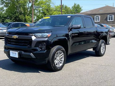 Used 2024 Chevrolet Colorado LT w/ LT Convenience Package AWD/4WD image 2