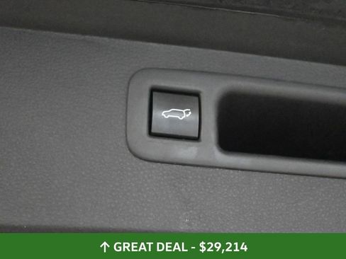 Used 2023 Toyota Highlander XLE image 22