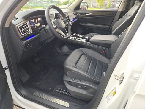 Used 2024 Volkswagen Atlas SEL AWD/4WD image 21