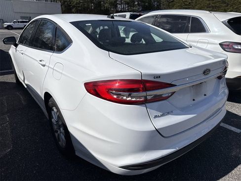 Used 2018 Ford Fusion S image 18
