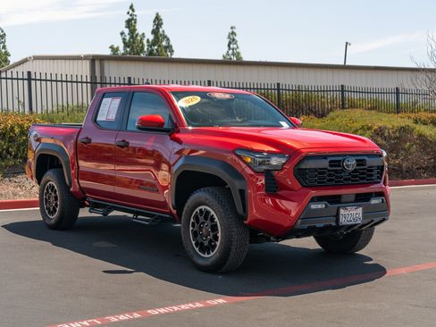 Certified 2025 Toyota Tacoma TRD Off-Road w/ TRD Off Road Upgrade Package AWD/4WD image 3