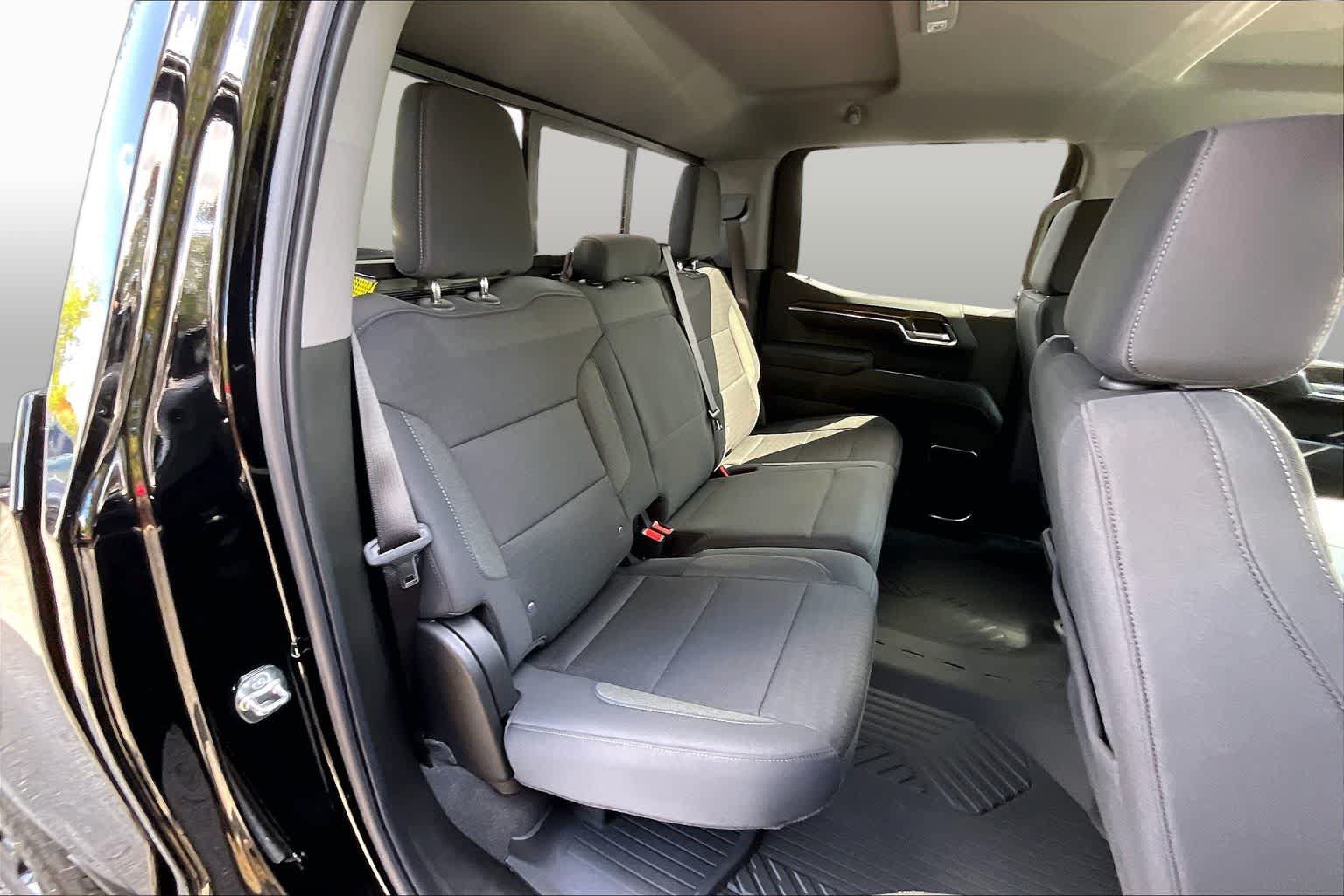 Used 2026 Chevrolet Silverado 1500 LT Trail Boss w/ Convenience Package II AWD/4WD image 50