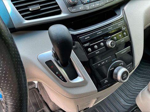 Used 2012 Honda Odyssey EX-L image 18