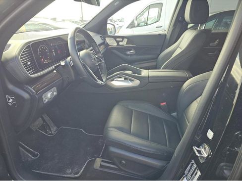 Used 2025 Mercedes-Benz GLS 450 4MATIC image 28