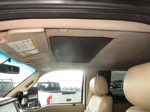 Used 2015 Ford F250 Lariat w/ Lariat Ultimate Package image 15