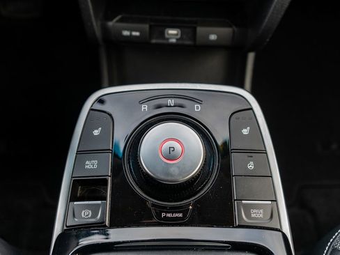 Used 2021 Kia Niro EX w/ Cold Weather Package image 25