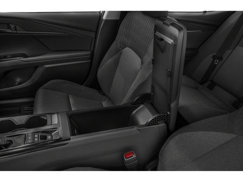 Used 2025 Toyota Camry LE AWD/4WD image 11