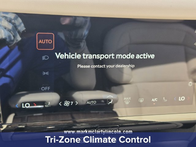 New 2027 Lincoln Navigator Premiere AWD/4WD image 18