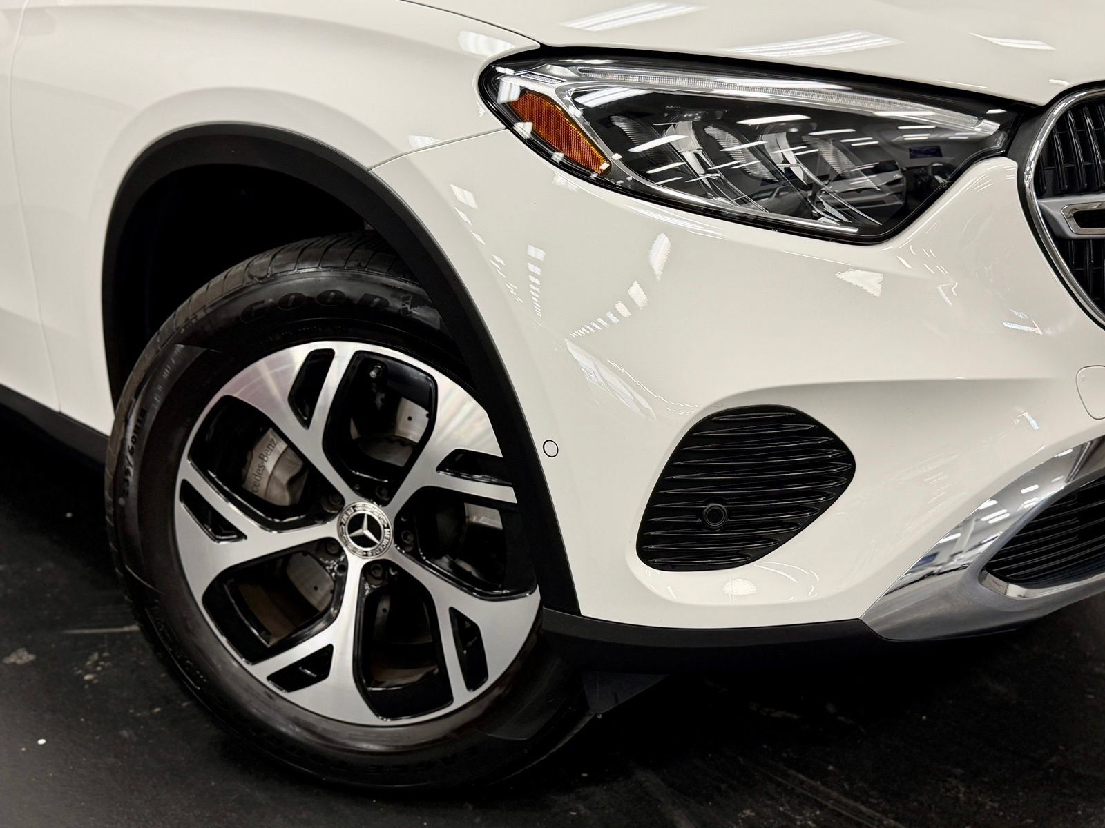Used 2026 Mercedes-Benz GLC 350e 4MATIC image 4