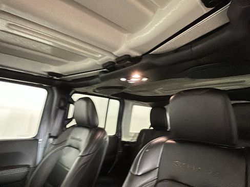 Used 2023 Jeep Wrangler Unlimited Sahara AWD/4WD image 14