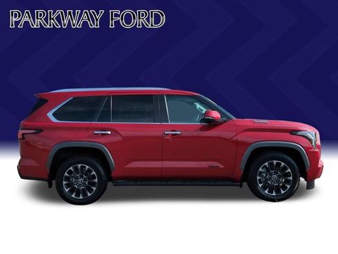 Used 2024 Toyota Sequoia Limited w/ Tow Technology Package AWD/4WD image 6
