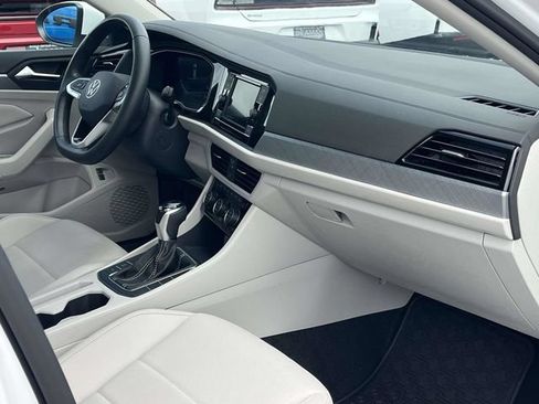 Used 2024 Volkswagen Jetta SE w/ Panoramic Sunroof Package FWD image 24