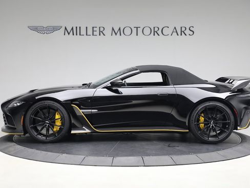 Used 2023 Aston Martin V12 Vantage Roadster image 14