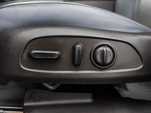 Used 2021 Buick Enclave Essence w/ Sport Touring Edition FWD image 23