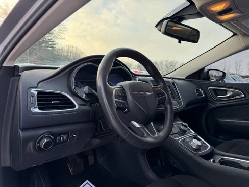 Used 2015 Chrysler 200 Limited image 14