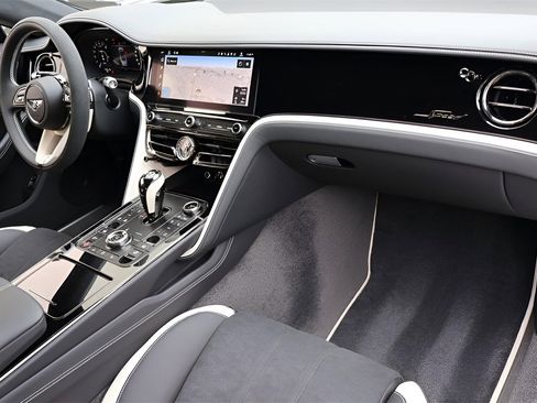 New 2025 Bentley Flying Spur Plug-In Hybrid image 21