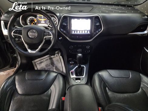 Used 2017 Jeep Cherokee Overland image 29