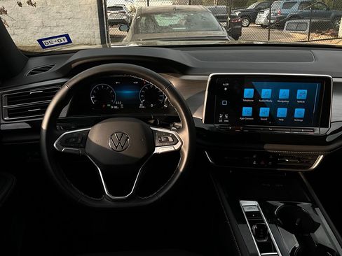 Used 2025 Volkswagen Atlas Cross Sport SE image 14
