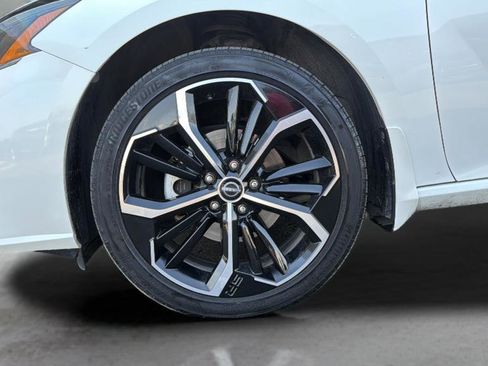 Certified 2023 Nissan Altima 2.5 SR w/ SR Premium Package image 14