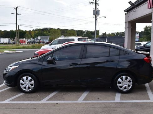 Used 2017 Chevrolet Cruze LS FWD image 5