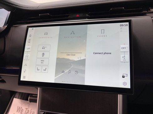 New 2025 Land Rover Range Rover Long Wheelbase SE image 16