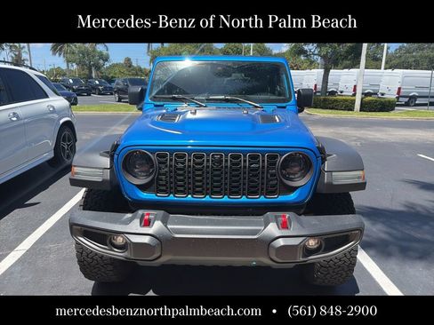 Used 2024 Jeep Wrangler Rubicon w/ Technology Group AWD/4WD image 2