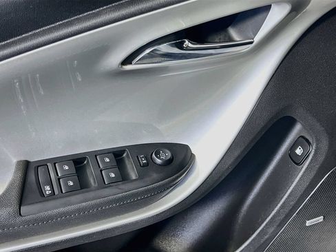 Used 2015 Chevrolet Volt Premium w/ Premium Trim Package FWD image 10