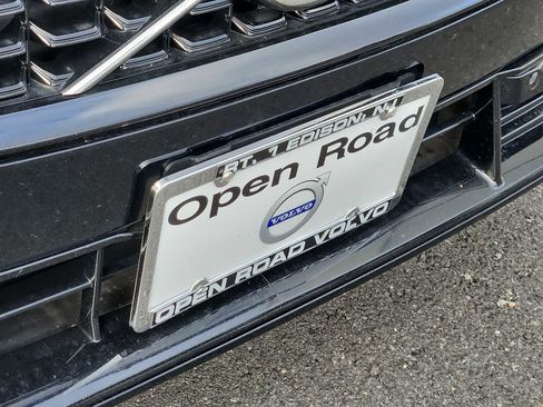 Certified 2023 Volvo S60 T8 Plus image 30