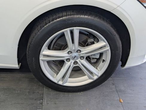 Used 2018 Volvo S90 T5 Momentum AWD/4WD image 16