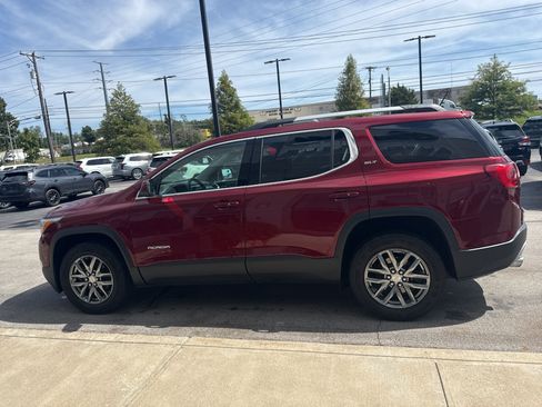 Used 2017 GMC Acadia SLT AWD/4WD image 4