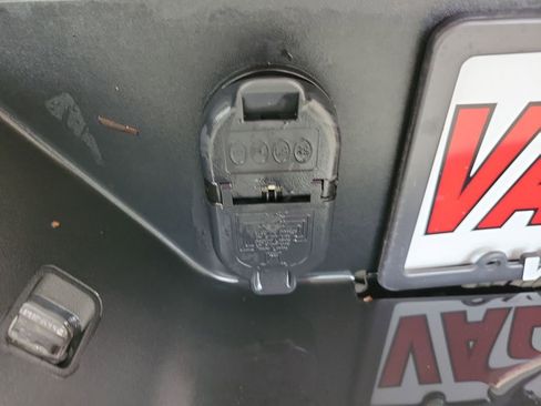 Used 2022 Chevrolet Silverado 1500 LT image 16