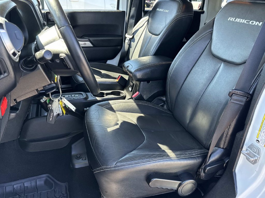 Used 2015 Jeep Wrangler Unlimited Rubicon AWD/4WD image 40