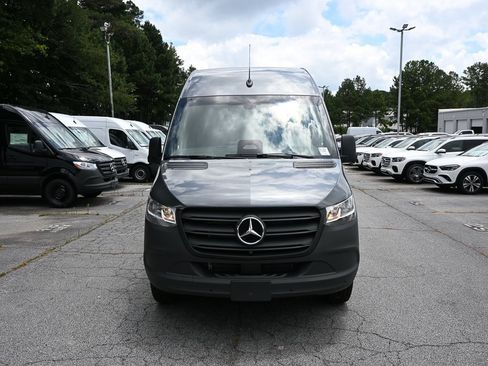 Used 2025 Mercedes-Benz Sprinter 2500 image 32