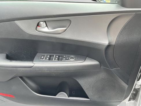 Used 2019 Kia Forte LXS FWD image 31