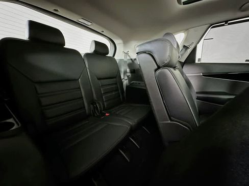 Used 2019 Kia Sorento SX image 36