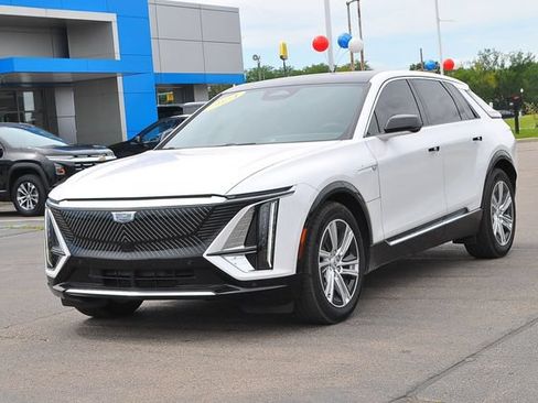 Used 2024 Cadillac Lyriq Tech w/ LPO, Floor Liner Package AWD/4WD image 7
