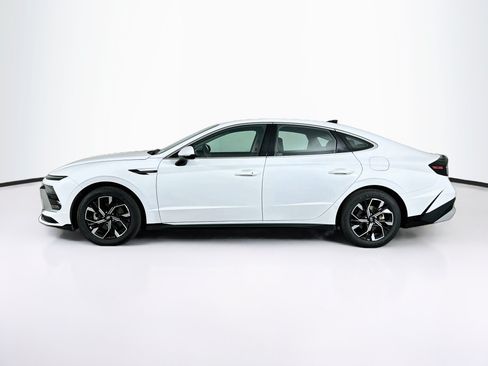 Used 2025 Hyundai Sonata SEL FWD image 4