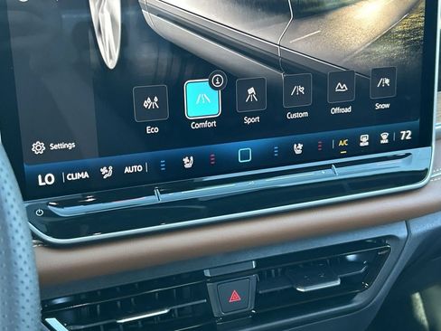 New 2026 Volkswagen Tiguan SEL R-Line AWD/4WD image 24