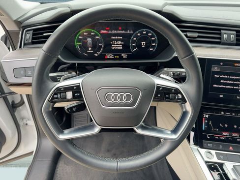 Used 2022 Audi e-tron Premium w/ Interior Protection Package image 18
