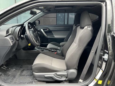 Used 2014 Scion tC FWD image 9