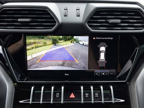 Used 2024 Lamborghini Urus S image 32