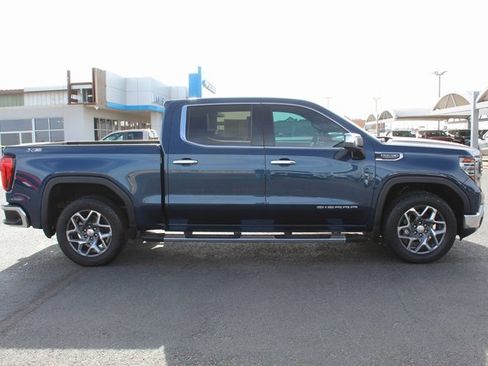 Used 2023 GMC Sierra 1500 SLT w/ SLT Premium Package image 2