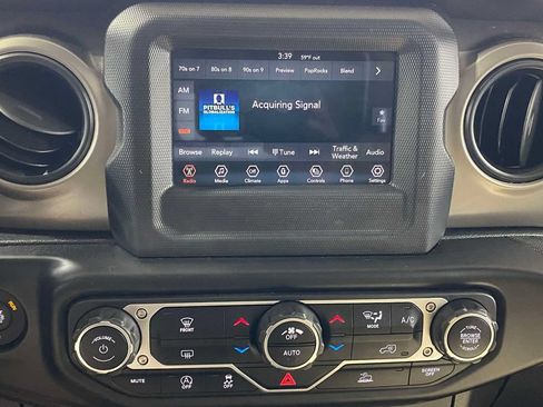 Used 2021 Jeep Wrangler Sport AWD/4WD image 28