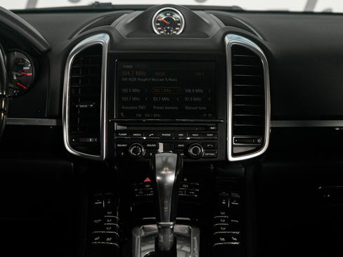 Used 2012 Porsche Cayenne image 33