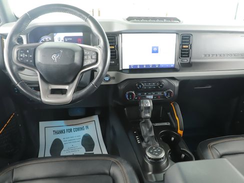 Used 2022 Ford Bronco Badlands image 19