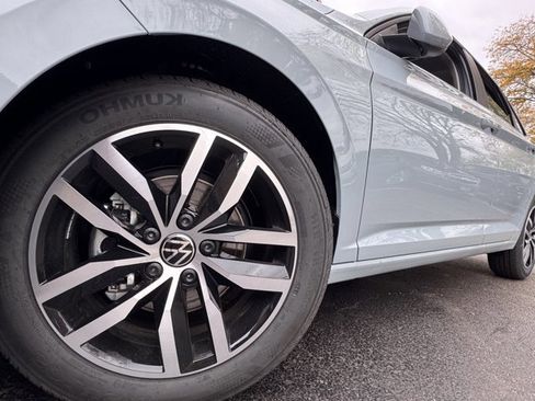 New 2025 Volkswagen Jetta SE image 9