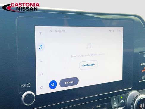 Used 2024 Toyota Highlander LE image 18